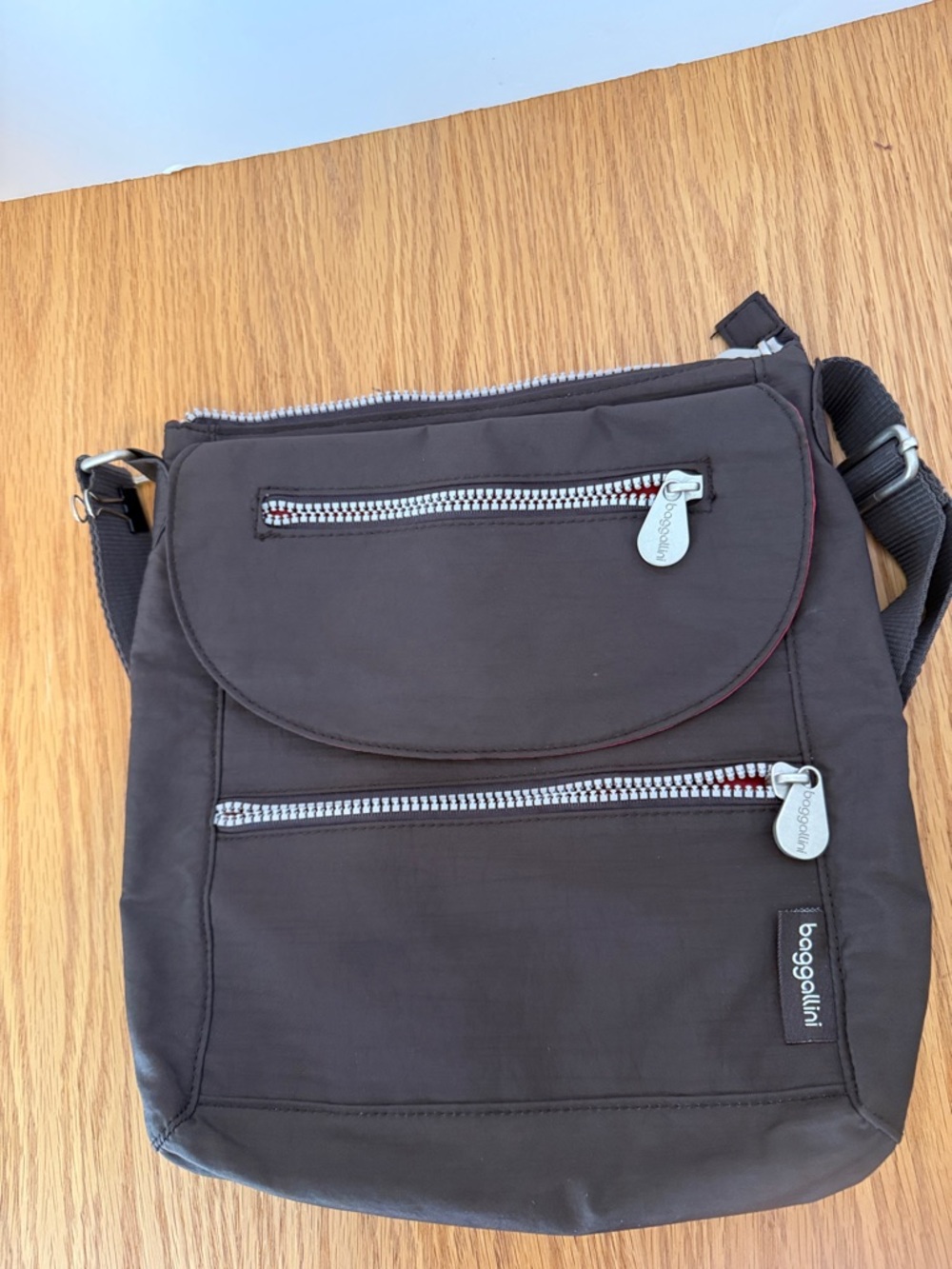 Baggallini Black and Silver Nylon Crossbody Messenger